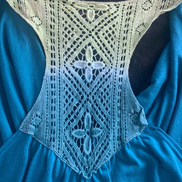 Flowy Summer-top with Ombre Crochet Back - Picture 3 of 5
